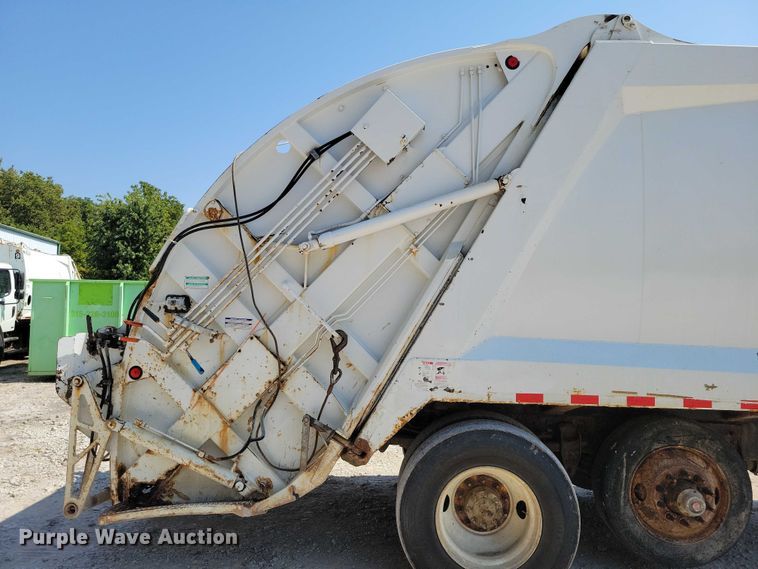 image for item DZ6567 1998 Ford L8513 refuse truck