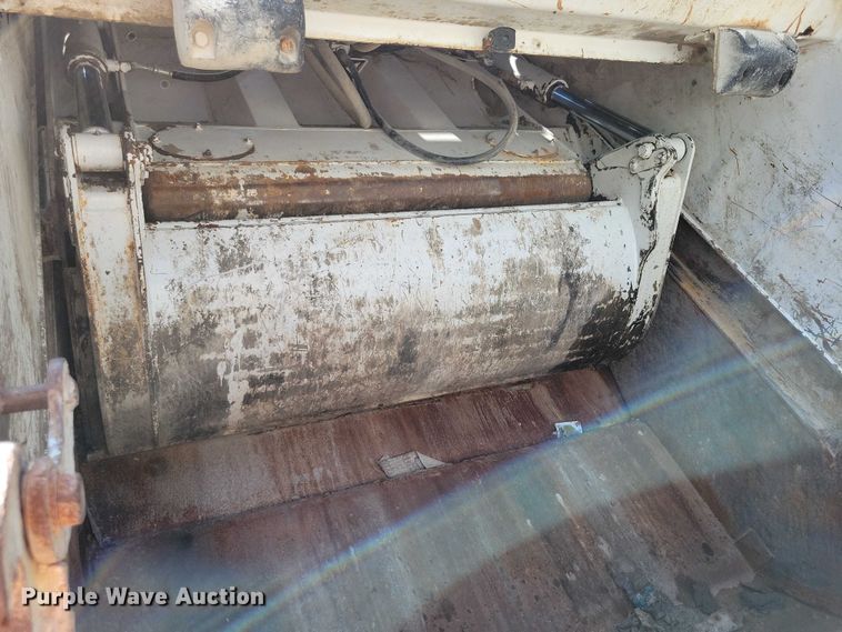 image for item DZ6567 1998 Ford L8513 refuse truck