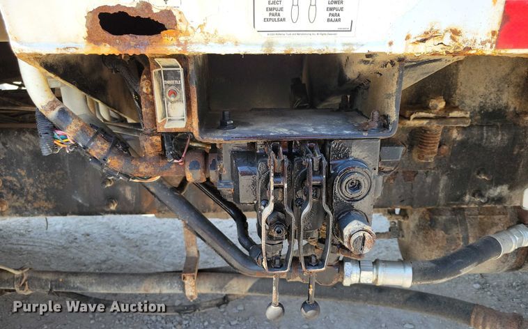 image for item DZ6567 1998 Ford L8513 refuse truck