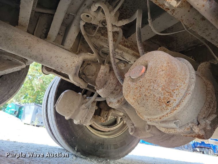 image for item DZ6567 1998 Ford L8513 refuse truck