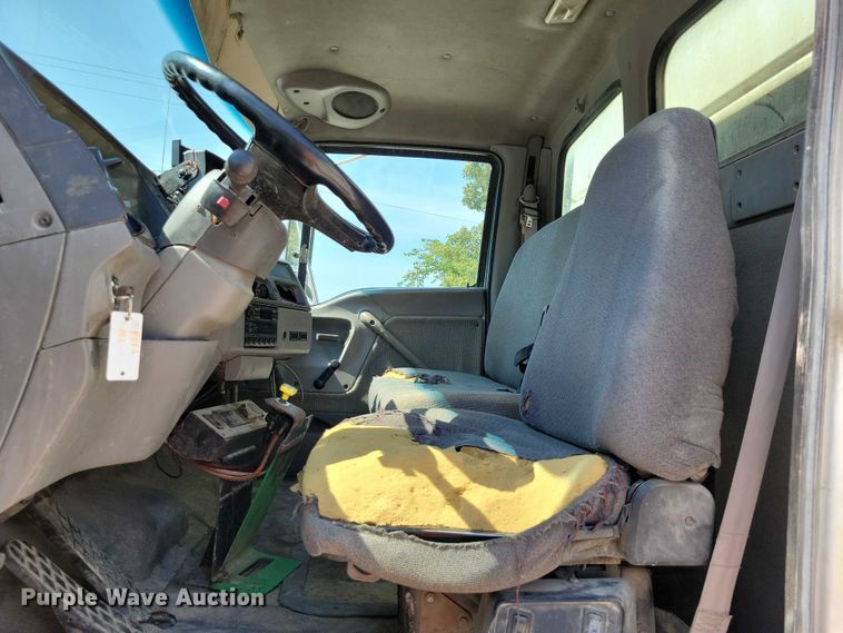 image for item DZ6567 1998 Ford L8513 refuse truck