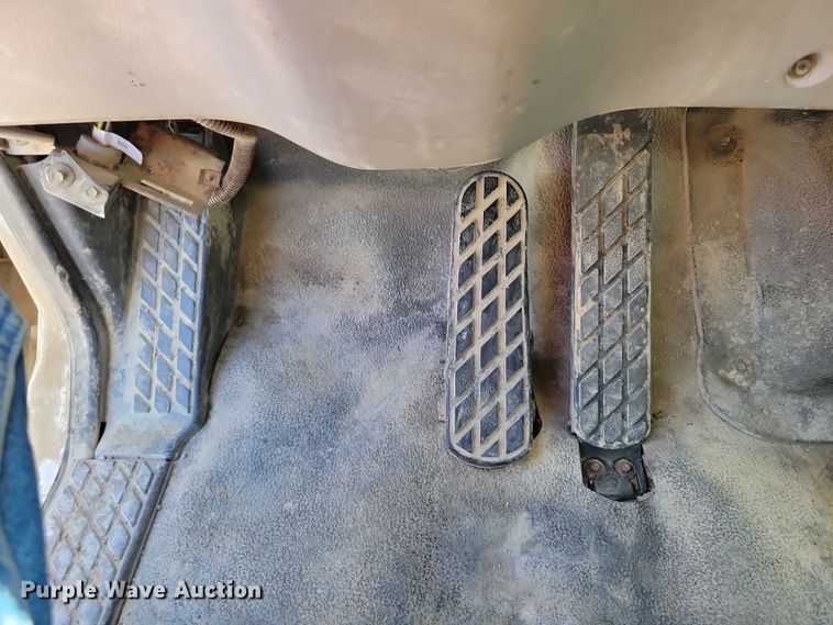 image for item DZ6567 1998 Ford L8513 refuse truck