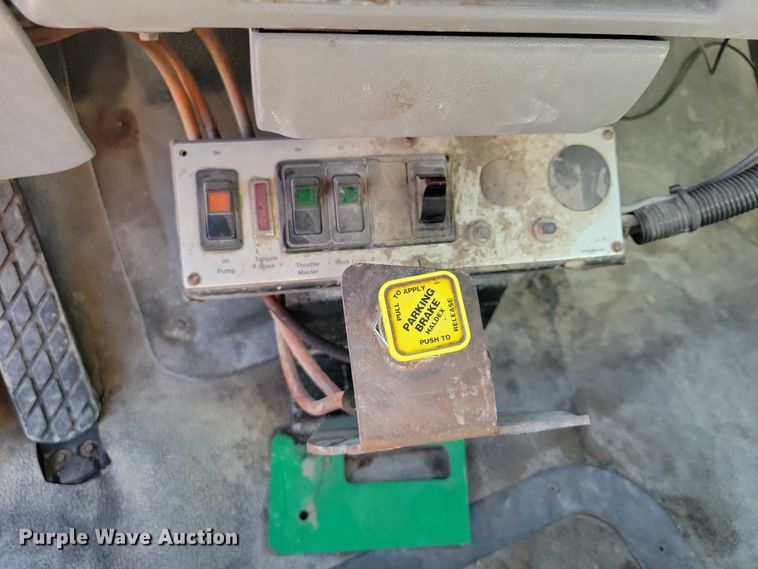 image for item DZ6567 1998 Ford L8513 refuse truck