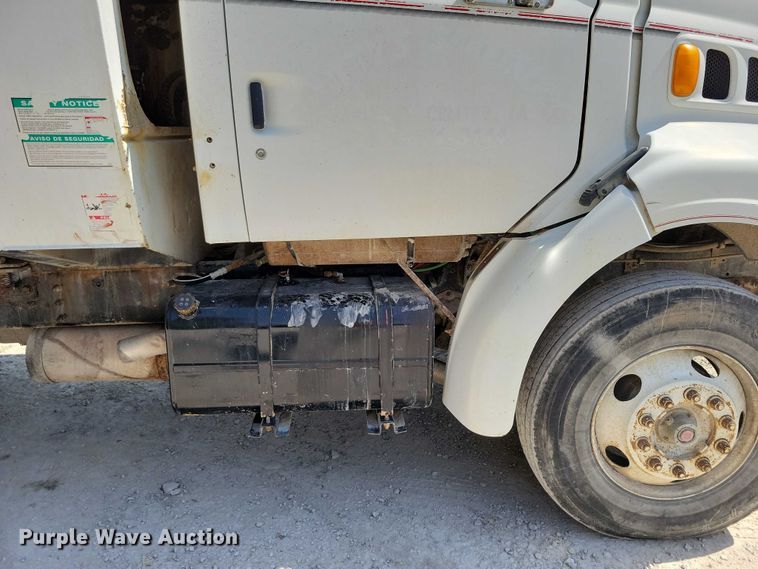 image for item DZ6567 1998 Ford L8513 refuse truck