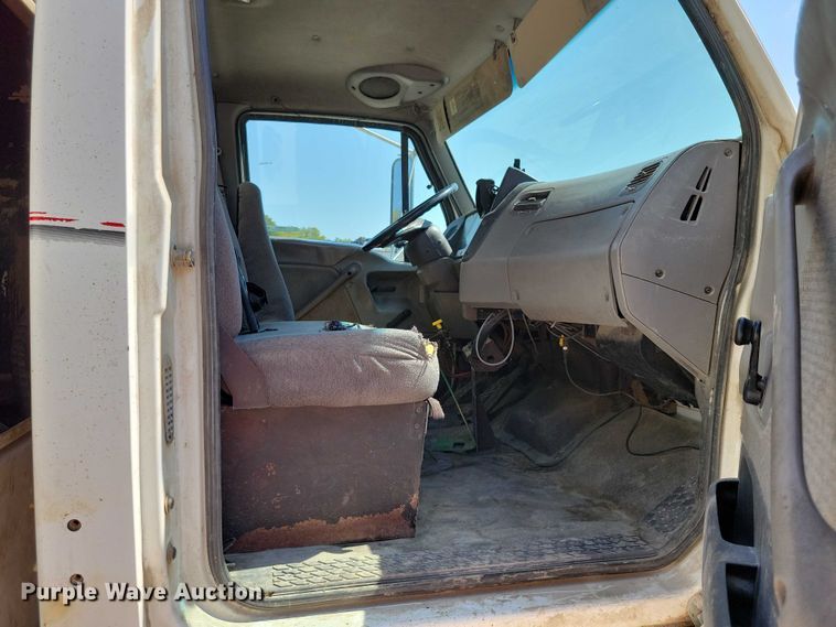 image for item DZ6567 1998 Ford L8513 refuse truck