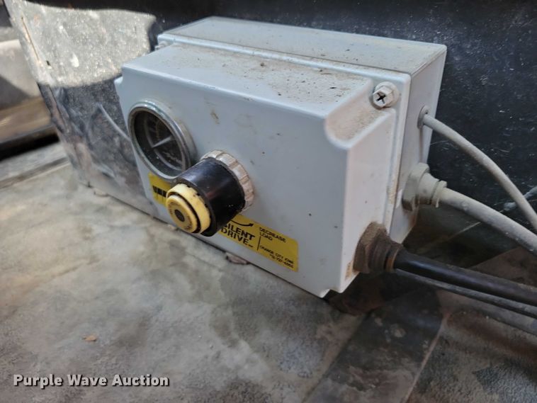 image for item DZ6567 1998 Ford L8513 refuse truck