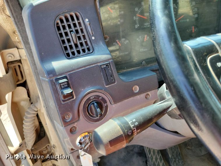 image for item DZ6567 1998 Ford L8513 refuse truck