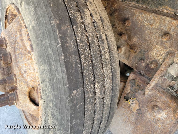 image for item DZ6567 1998 Ford L8513 refuse truck