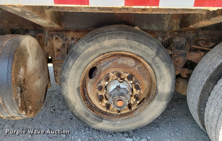 image for item DZ6567 1998 Ford L8513 refuse truck