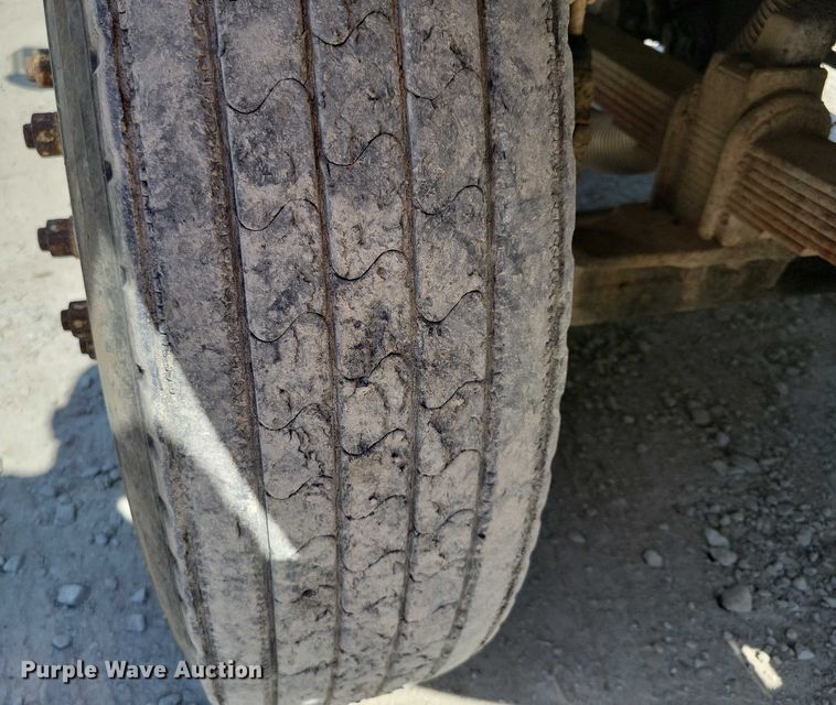 image for item DZ6567 1998 Ford L8513 refuse truck