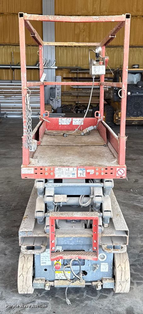 image for item DZ8963 2015 Skyjack SJIII 3219 scissor lift