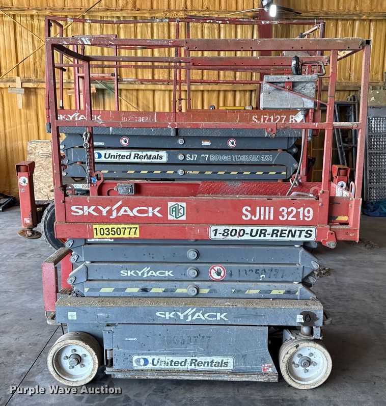 image for item DZ8963 2015 Skyjack SJIII 3219 scissor lift