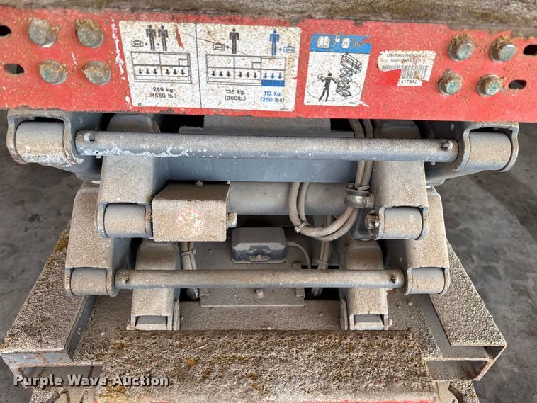 image for item DZ8963 2015 Skyjack SJIII 3219 scissor lift