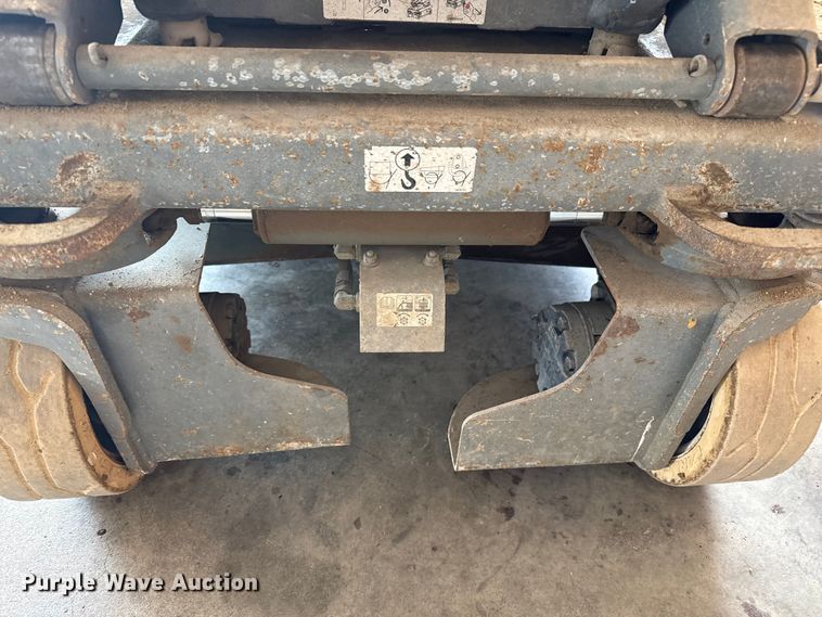 image for item DZ8963 2015 Skyjack SJIII 3219 scissor lift