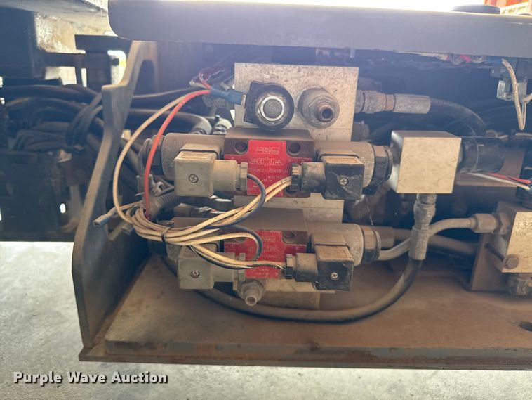 image for item DZ8963 2015 Skyjack SJIII 3219 scissor lift