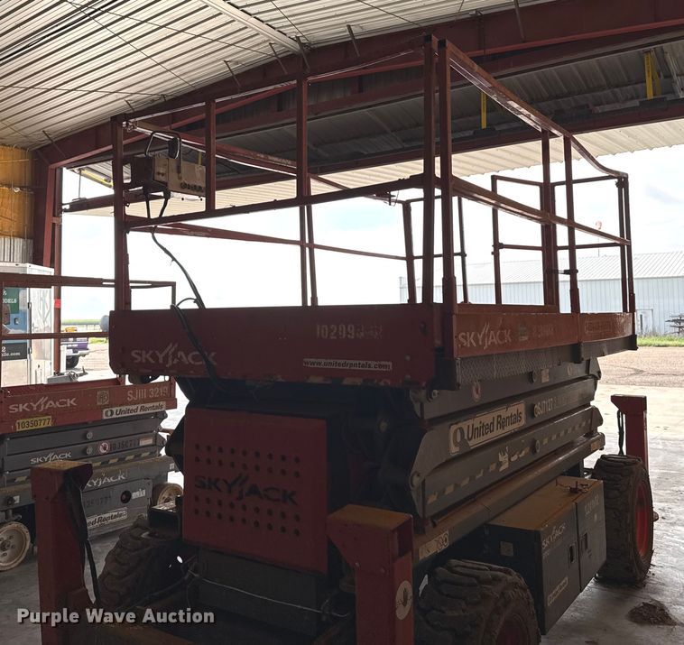 image for item DZ8964 Skyjack SJ7127 scissor lift