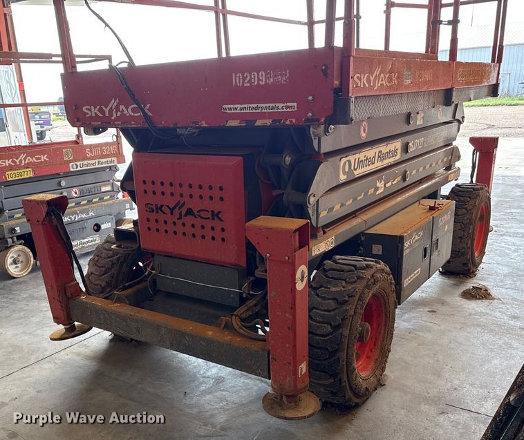 image for item DZ8964 Skyjack SJ7127 scissor lift