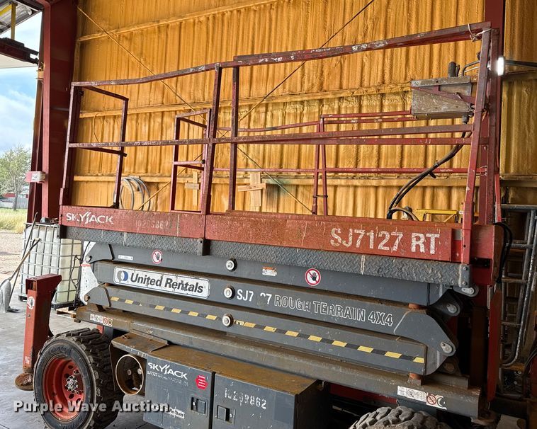 image for item DZ8964 Skyjack SJ7127 scissor lift