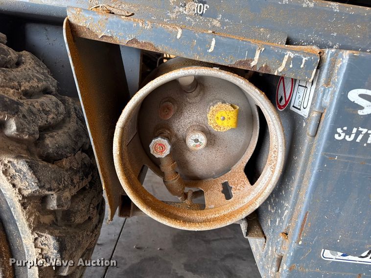 image for item DZ8964 Skyjack SJ7127 scissor lift