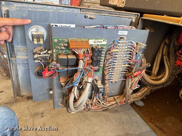 image for item DZ8964 Skyjack SJ7127 scissor lift