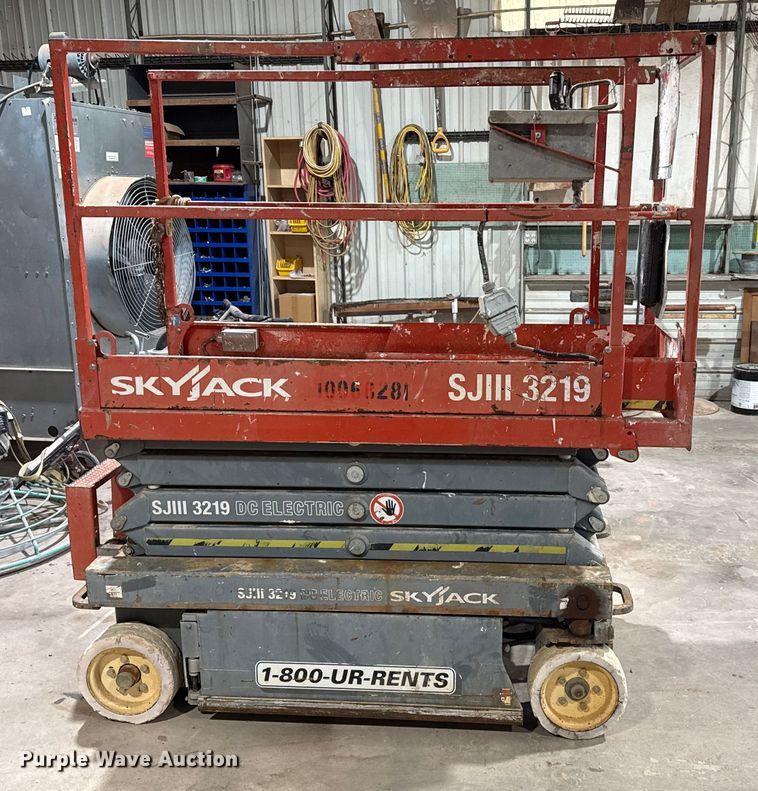 image for item DZ8975 2012 Skyjack SJ III 3219 scissor lift