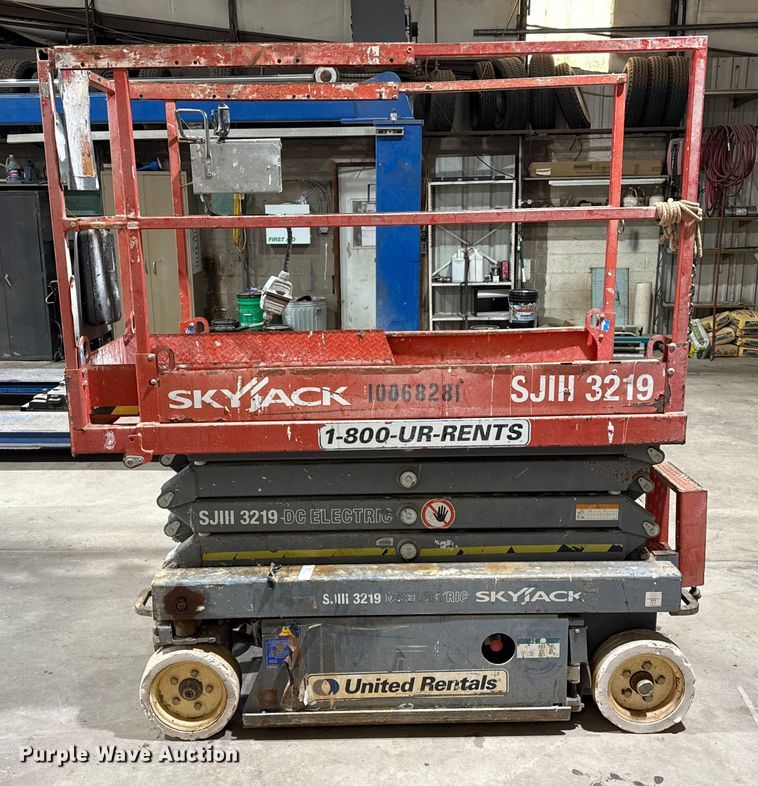 image for item DZ8975 2012 Skyjack SJ III 3219 scissor lift