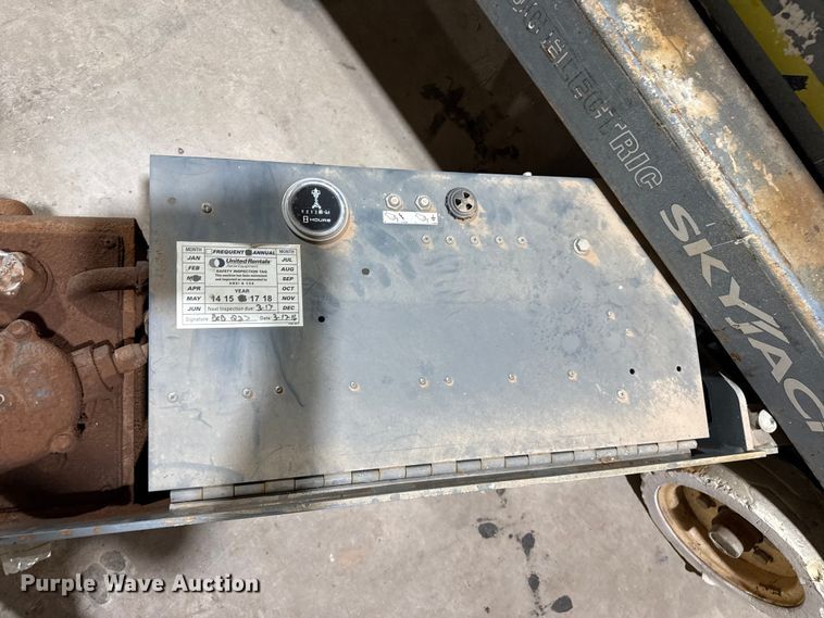 image for item DZ8975 2012 Skyjack SJ III 3219 scissor lift