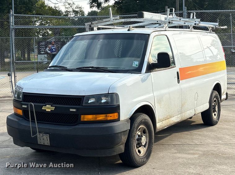 image for item EA7523 2019 Chevrolet Express 2500 van