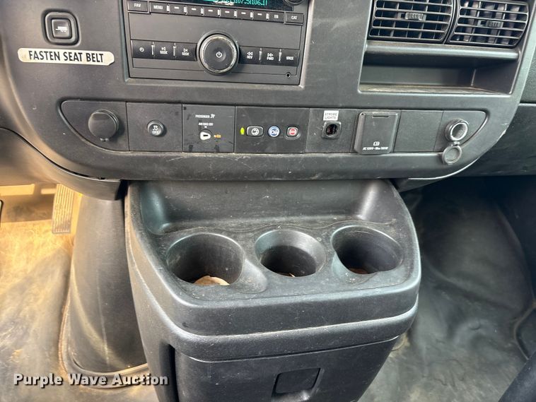 image for item EA7523 2019 Chevrolet Express 2500 van