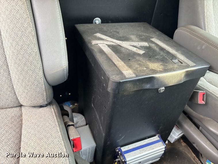 image for item EA7523 2019 Chevrolet Express 2500 van