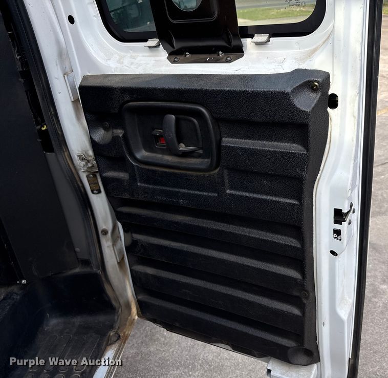 image for item EA7523 2019 Chevrolet Express 2500 van