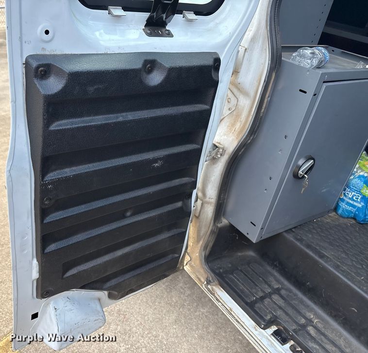 image for item EA7523 2019 Chevrolet Express 2500 van