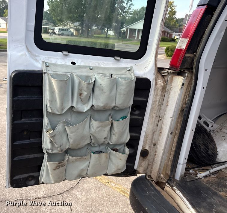 image for item EA7523 2019 Chevrolet Express 2500 van