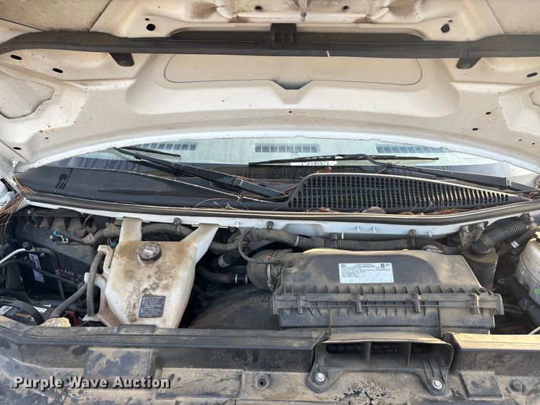 image for item EA7523 2019 Chevrolet Express 2500 van