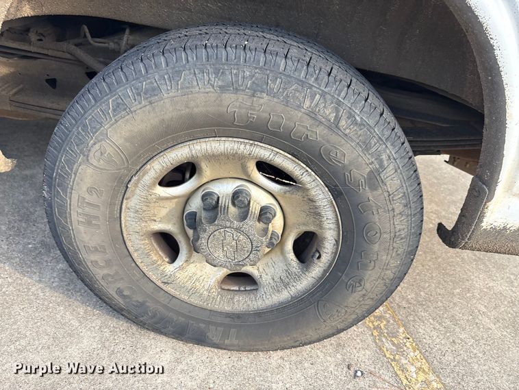 image for item EA7523 2019 Chevrolet Express 2500 van