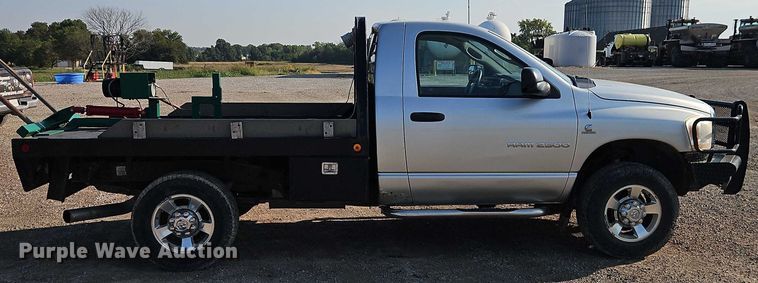 image for item EB8285 2006 Dodge Ram 2500 flatbed pickup truck