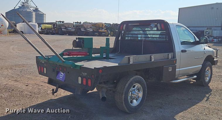 image for item EB8285 2006 Dodge Ram 2500 flatbed pickup truck
