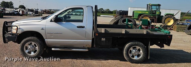 image for item EB8285 2006 Dodge Ram 2500 flatbed pickup truck