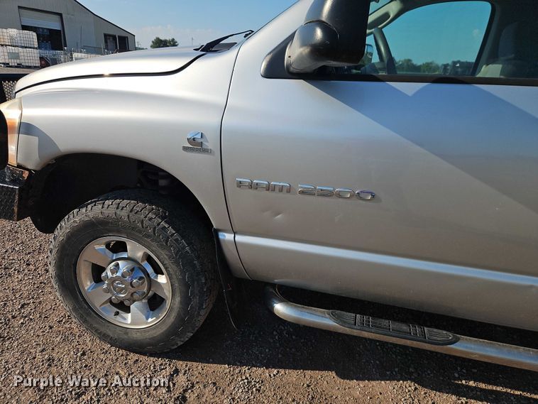 image for item EB8285 2006 Dodge Ram 2500 flatbed pickup truck