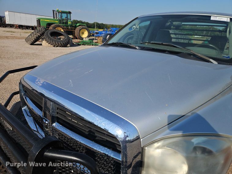 image for item EB8285 2006 Dodge Ram 2500 flatbed pickup truck