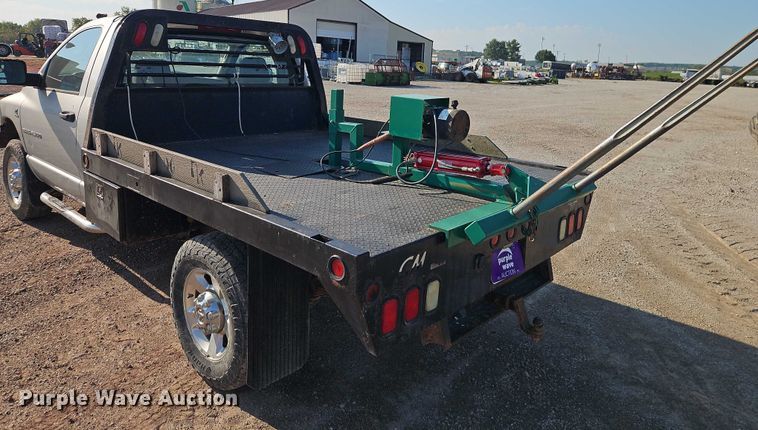 image for item EB8285 2006 Dodge Ram 2500 flatbed pickup truck