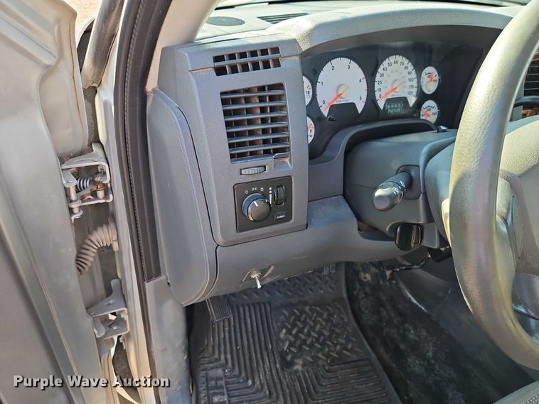 image for item EB8285 2006 Dodge Ram 2500 flatbed pickup truck