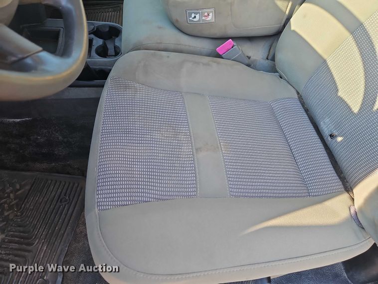 image for item EB8285 2006 Dodge Ram 2500 flatbed pickup truck