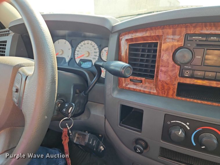 image for item EB8285 2006 Dodge Ram 2500 flatbed pickup truck