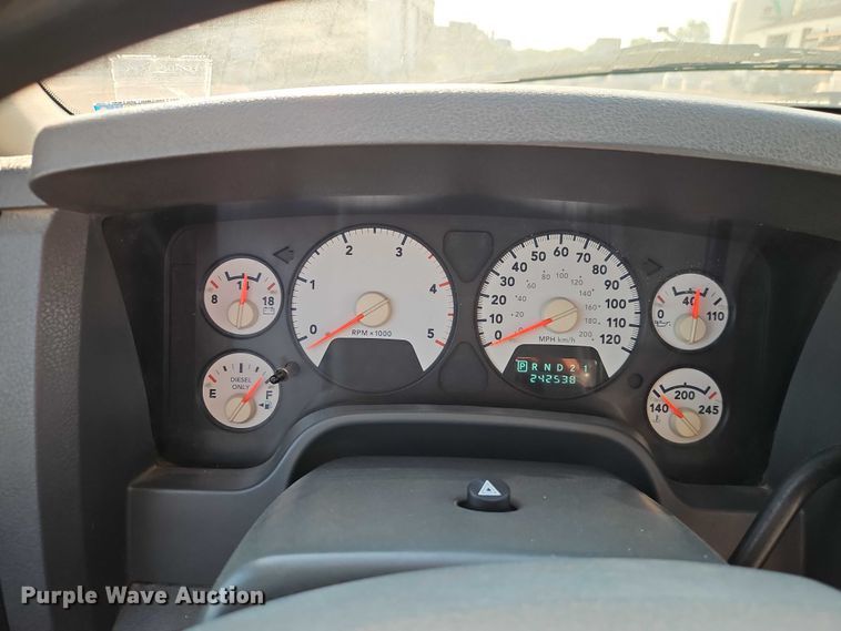 image for item EB8285 2006 Dodge Ram 2500 flatbed pickup truck