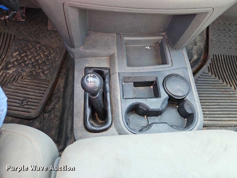 image for item EB8285 2006 Dodge Ram 2500 flatbed pickup truck