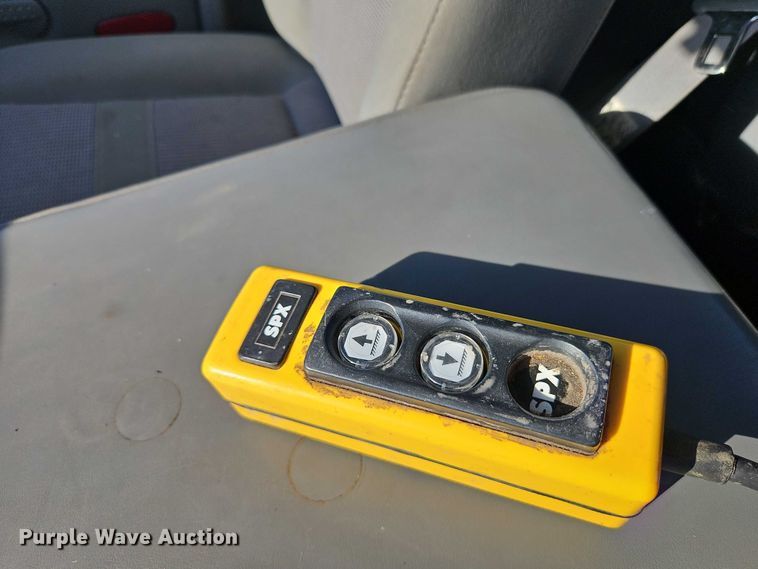 image for item EB8285 2006 Dodge Ram 2500 flatbed pickup truck