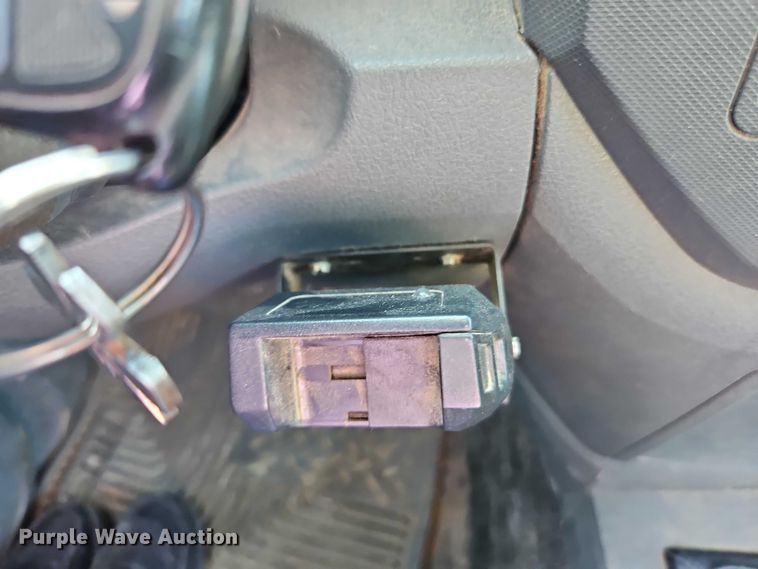 image for item EB8285 2006 Dodge Ram 2500 flatbed pickup truck