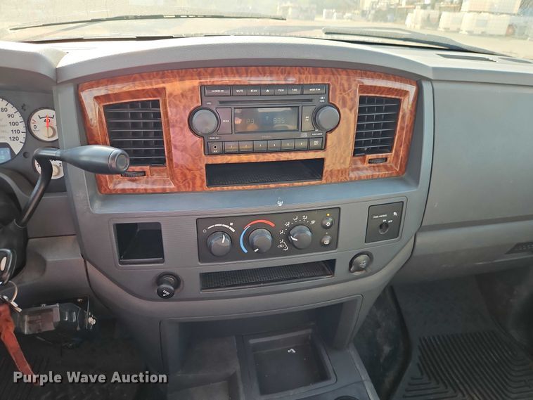 image for item EB8285 2006 Dodge Ram 2500 flatbed pickup truck