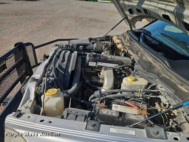 image for item EB8285 2006 Dodge Ram 2500 flatbed pickup truck